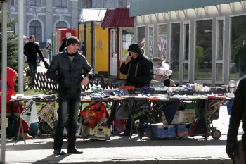 Одесскую Привокзальную площадь превратили в барахолку