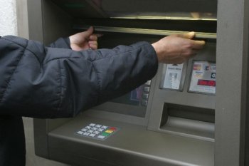 В Одессе на уличных банкоматах орудуют скиммеры!