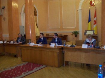 Решать проблемы, объединив усилия