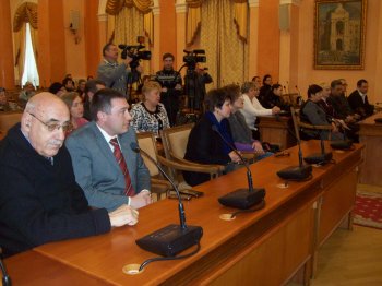 Решать проблемы, объединив усилия