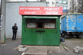 Одесские власти наконец-то снесли еще две заброшенные «будки»