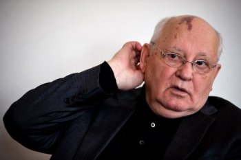Горбачеву все неймется