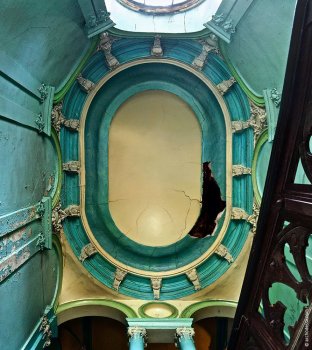В центре Одессы на глазах у прохожих умирает 100-летний «старец»