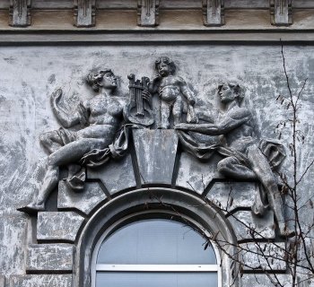 В центре Одессы на глазах у прохожих умирает 100-летний «старец»