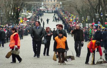 После Юморины из центра Одессы вывезли около 20 тонн мусора