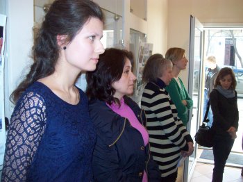 В Одессе сегодня дарили открытки, от всего сердца, на память