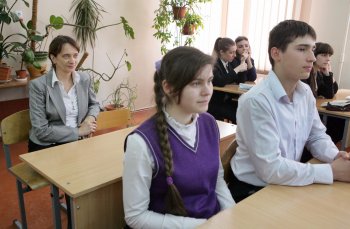 Одесские школьники узнали, кому таможня дает добро (фото)