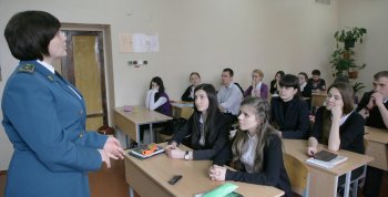Одесские школьники узнали, кому таможня дает добро (фото)
