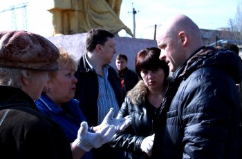 Суворовский район благоустраивается: Сегодня состоялось два субботника