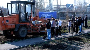 Суворовский район благоустраивается: Сегодня состоялось два субботника