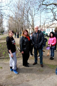 Суворовский район благоустраивается: Сегодня состоялось два субботника