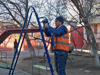 Одесситы активно очищают город от мусора