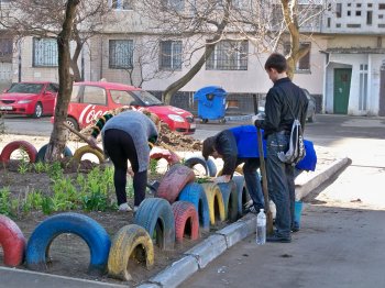 Одесситы активно очищают город от мусора
