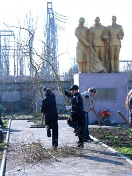 Одесситы активно очищают город от мусора