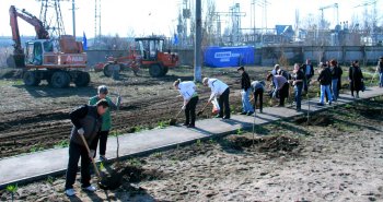 Одесситы активно очищают город от мусора
