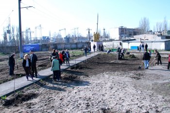 Одесситы активно очищают город от мусора