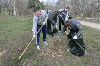 Накануне Благовещения одесситы убирают город