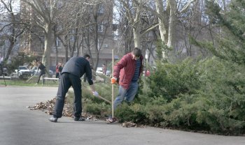 Накануне Благовещения одесситы убирают город