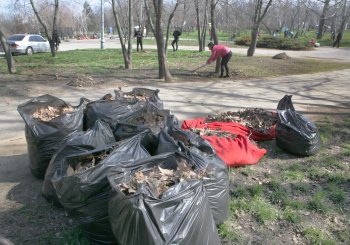 Накануне Благовещения одесситы убирают город