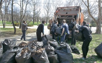 Накануне Благовещения одесситы убирают город