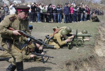 В эти минуты в Холодной Балке проходит масштабная историческая реконструкция