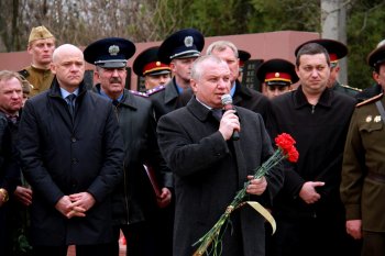 Геннадий Труханов: Нельзя забывать, что война - это ужас, смерть и горе