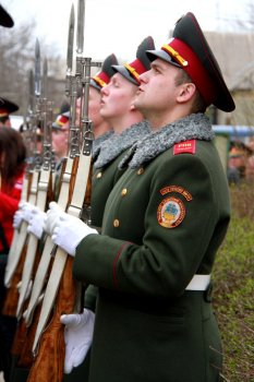 Геннадий Труханов: Нельзя забывать, что война - это ужас, смерть и горе