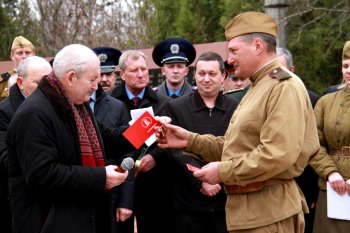 Геннадий Труханов: Нельзя забывать, что война - это ужас, смерть и горе
