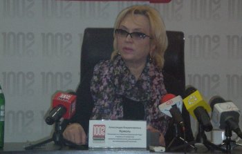 Кужель призналась журналистам, почему хотела остаться наедине с генералом Резниковым