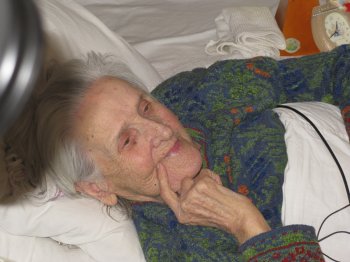 Народный депутат лично поздравил 90-летнюю участницу обороны Одессы