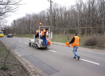 В Одессе продолжаются работы по нанесению дорожной разметки