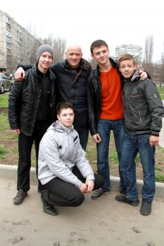 Геннадий Труханов: В Суворовском районе инициативная молодежь. Они очень талантливые, умеют красиво отдыхать и трудиться в поте лица