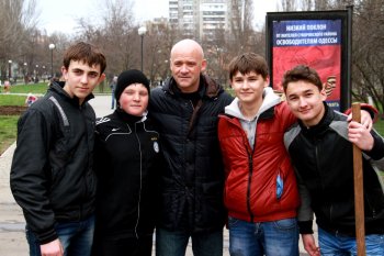Геннадий Труханов: В Суворовском районе инициативная молодежь. Они очень талантливые, умеют красиво отдыхать и трудиться в поте лица