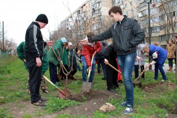 Геннадий Труханов: В Суворовском районе инициативная молодежь. Они очень талантливые, умеют красиво отдыхать и трудиться в поте лица