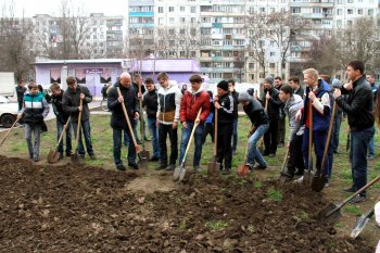 Геннадий Труханов: В Суворовском районе инициативная молодежь. Они очень талантливые, умеют красиво отдыхать и трудиться в поте лица