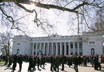 Резонансный вопрос снят с повестки дня сессии