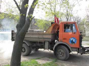 В Малиновском районе вовсю идет субботник