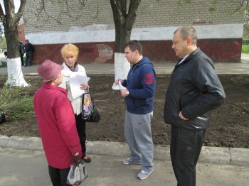 В Малиновском районе вовсю идет субботник