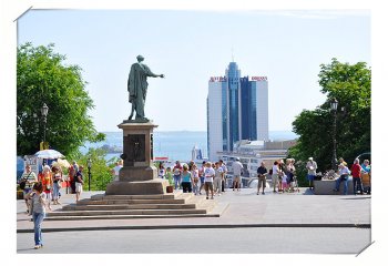 186  лет назад в этот день  в Одессе появился памятник герцогу Ришелье