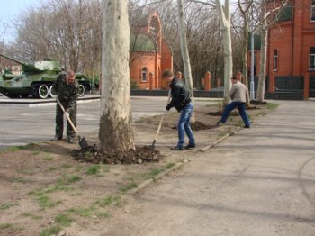 Более 8 тысяч одесситов приняли участие в субботнике в Киевском районе