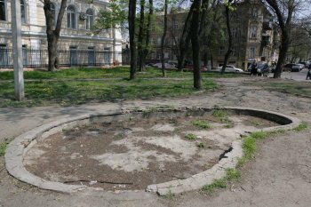 Сквер Томаса ждут счастливые перемены. Что будет с памятником?
