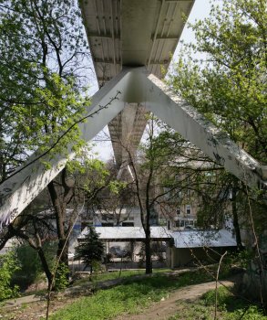 Греется на солнышке сотня мешков с мусором