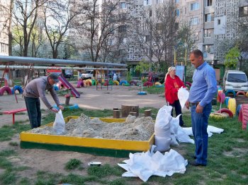 Евгений Гофман инициировал работы по благоустройству дворов