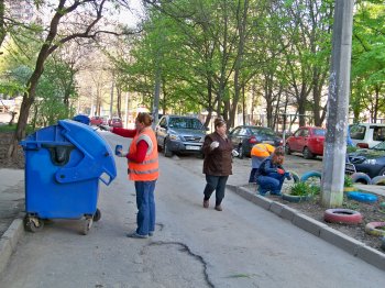 Евгений Гофман инициировал работы по благоустройству дворов