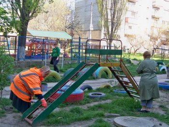 Евгений Гофман инициировал работы по благоустройству дворов