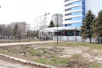 В Одессе начато благоустройство зеленой зоны возле комплекса «Зимний»