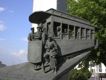 2 мая 1892 года в Российской Империи был пущен первый электрический трамвай