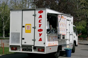Одесские мобильные кафе: Удобно, но небезопасно