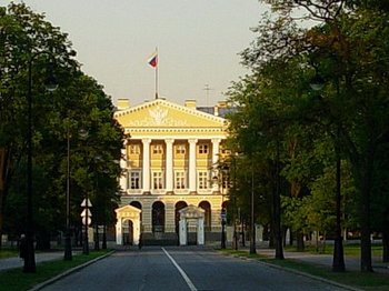 В Петербурге по указу императрицы Екатерины II основан Смольный институт благородных девиц