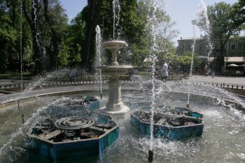 Остап и Киса больше не любуются горсадовским фонтаном